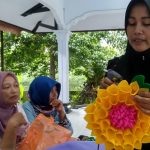 Jelang Lebaran, Dusun Tempel Membuat Demo Kerajinan Tangan Wadah Suguhan Pada Saat Lebaran